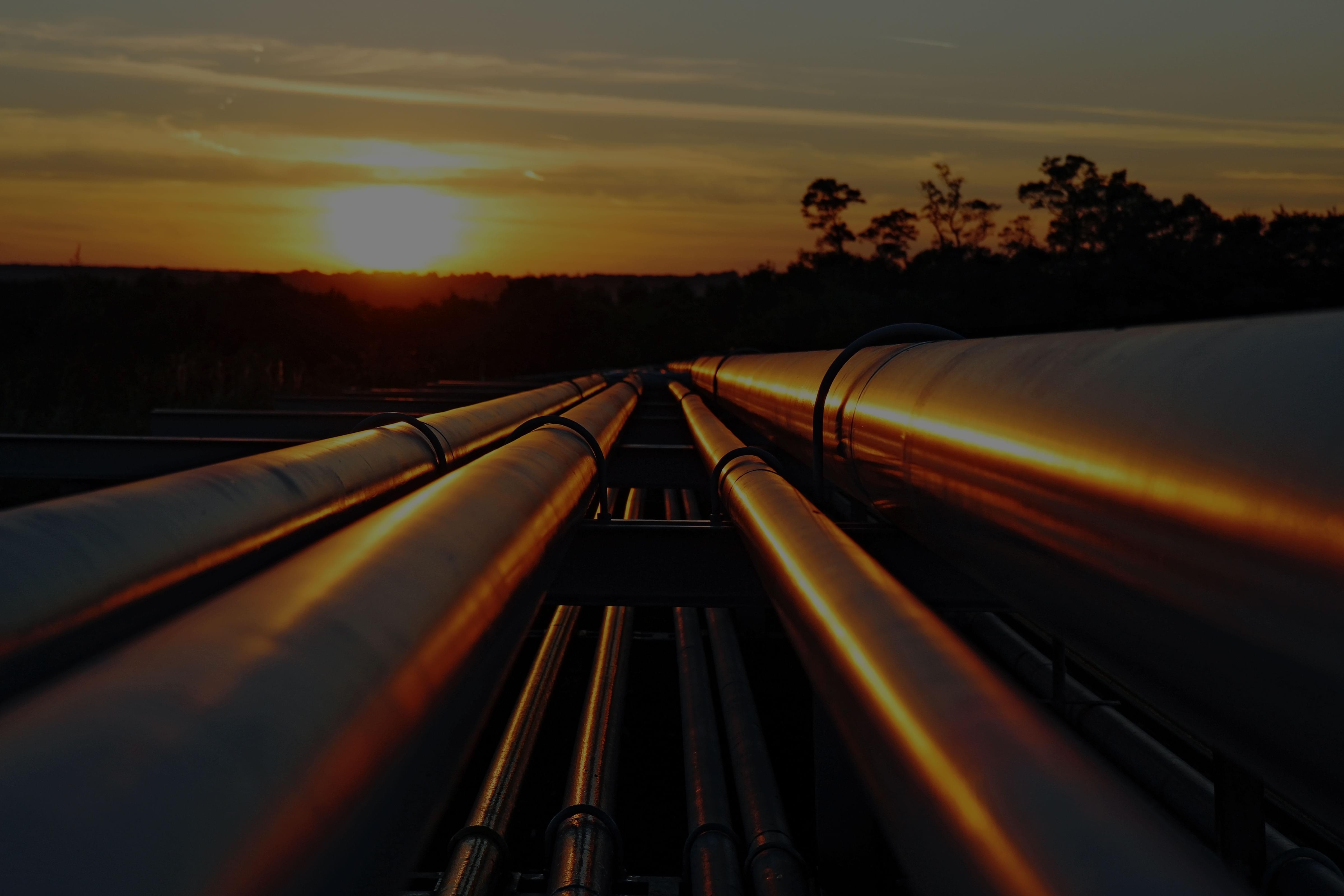 crude oil refinery pipelines